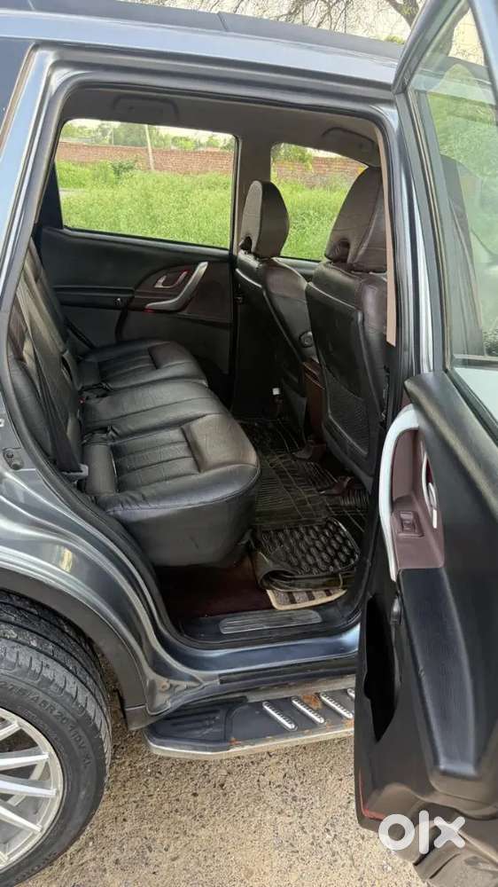 Mahindra Xuv500 2014 Diesel 80000 Km Driven