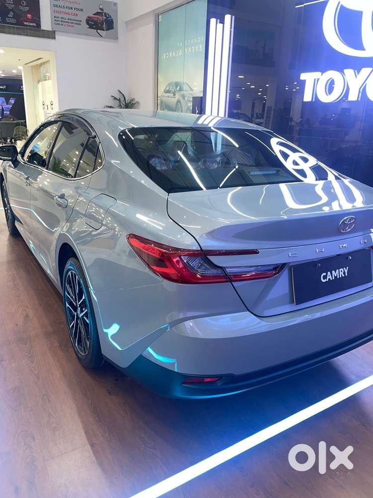 Toyota Camry Hybrid, 2026, Petrol