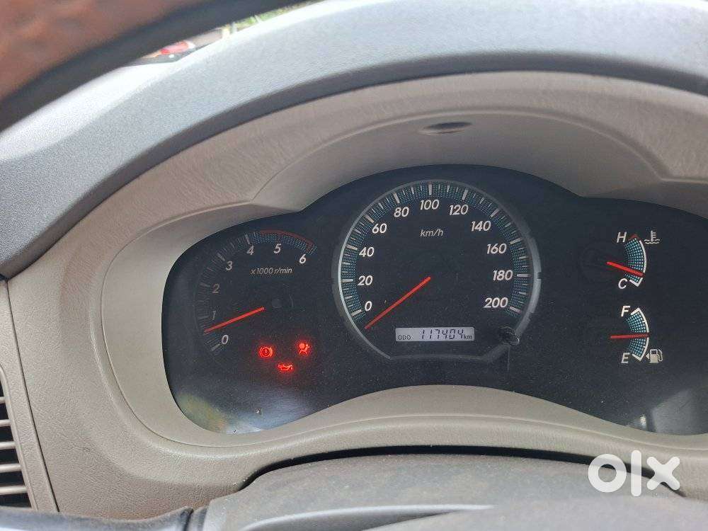 Toyota Innova 2.5 Z Diesel 7 Seater Bs Iv, 2014, Diesel