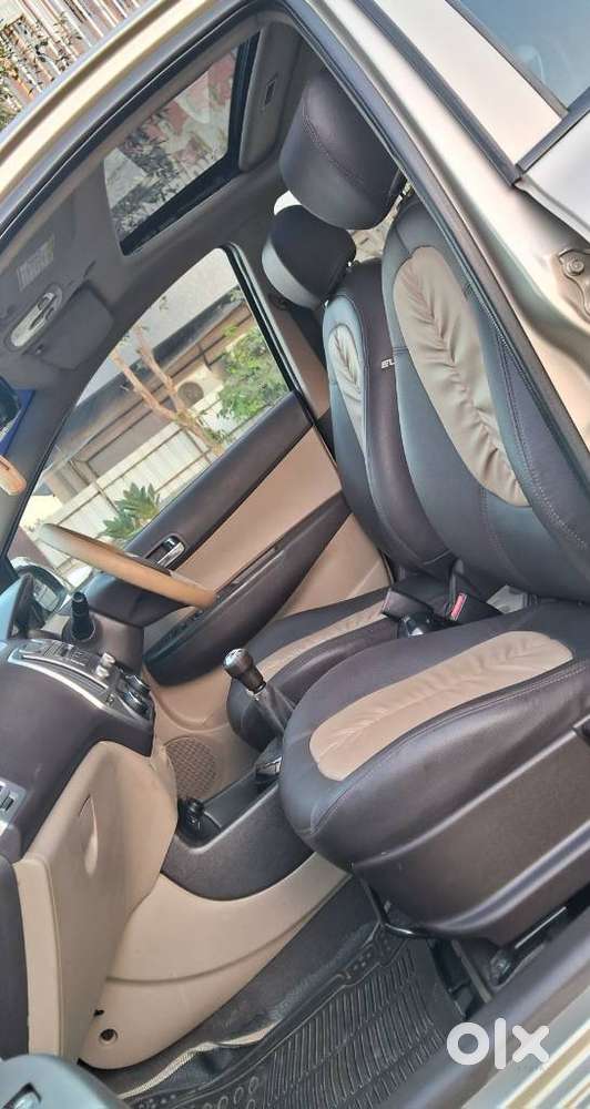 Hyundai I20 2009-2011 1.4 Asta Optional With Sunroof, 2011, Petrol