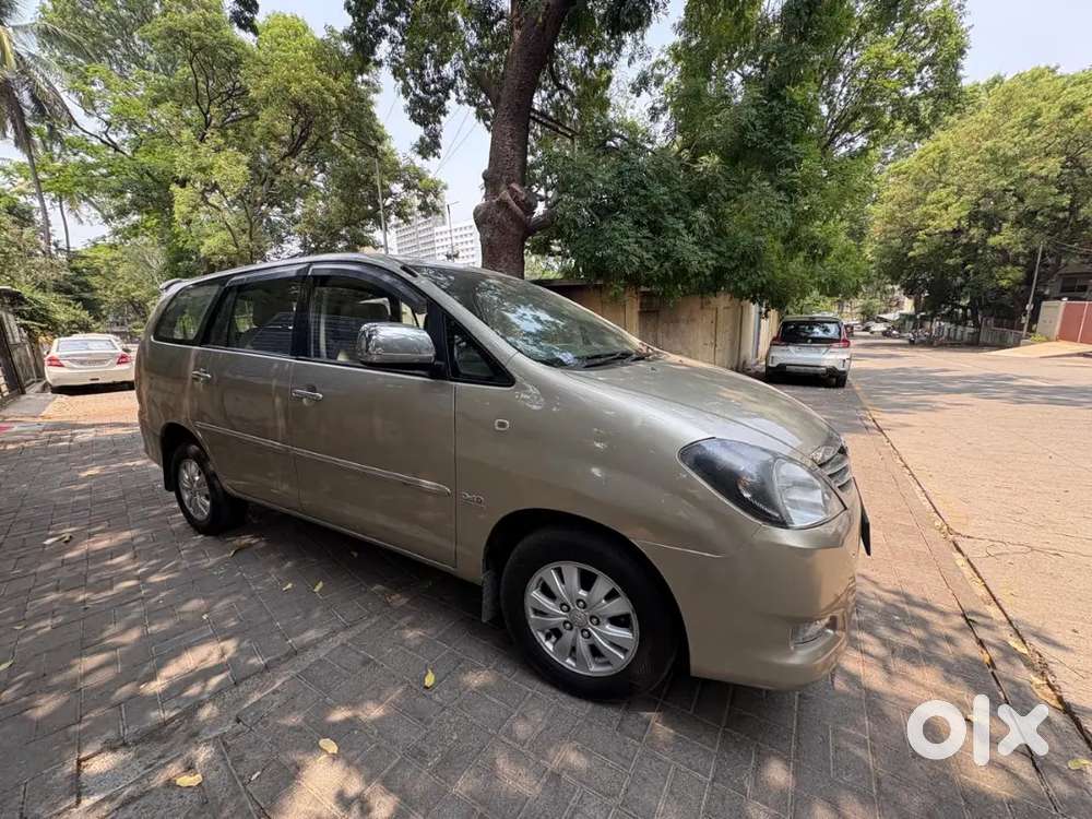 Toyota Innova 2.5 V 2011