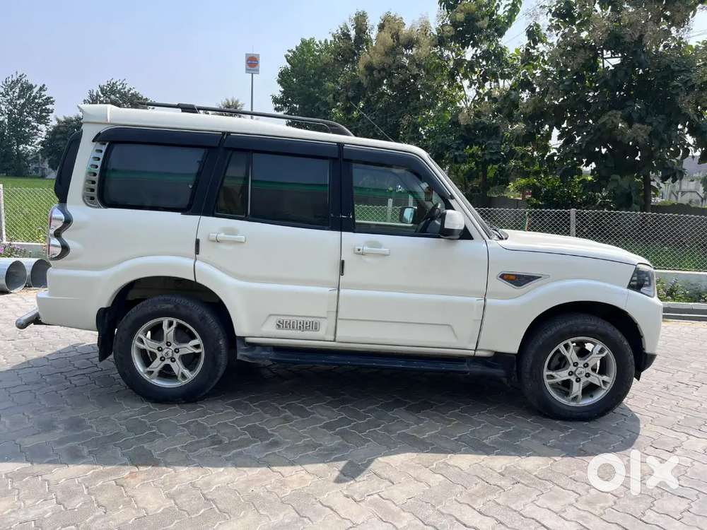Mahindra Scorpio 2015 Diesel 140000 Km Driven