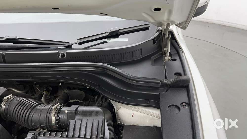 Mahindra Xuv700 2.0 Ax 7 Petrol At Str, 2022, Petrol