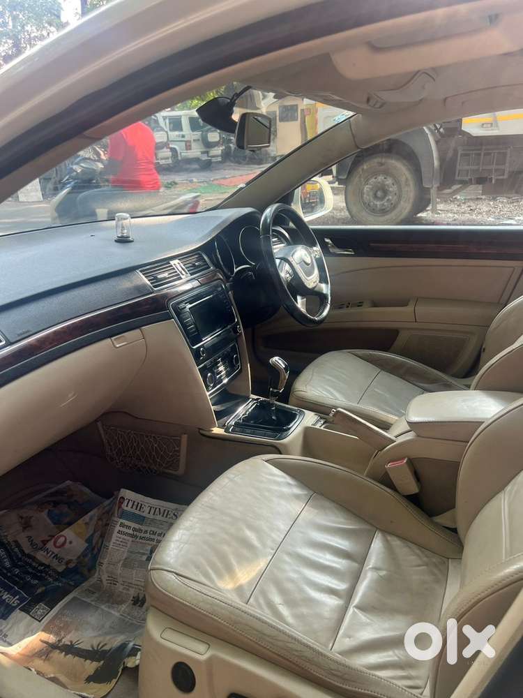 Skoda Superb Petrol 2012