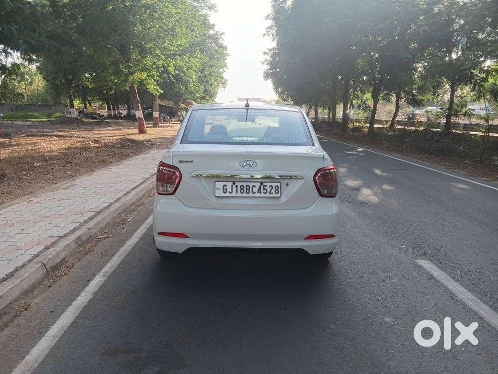 Hyundai Xcent 1.2l Kappa Dual Vtvt 5-speed Manual Base, 2014, Petrol