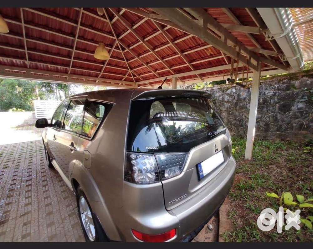 Mitsubishi Outlander 2009 Petrol Well Maintained