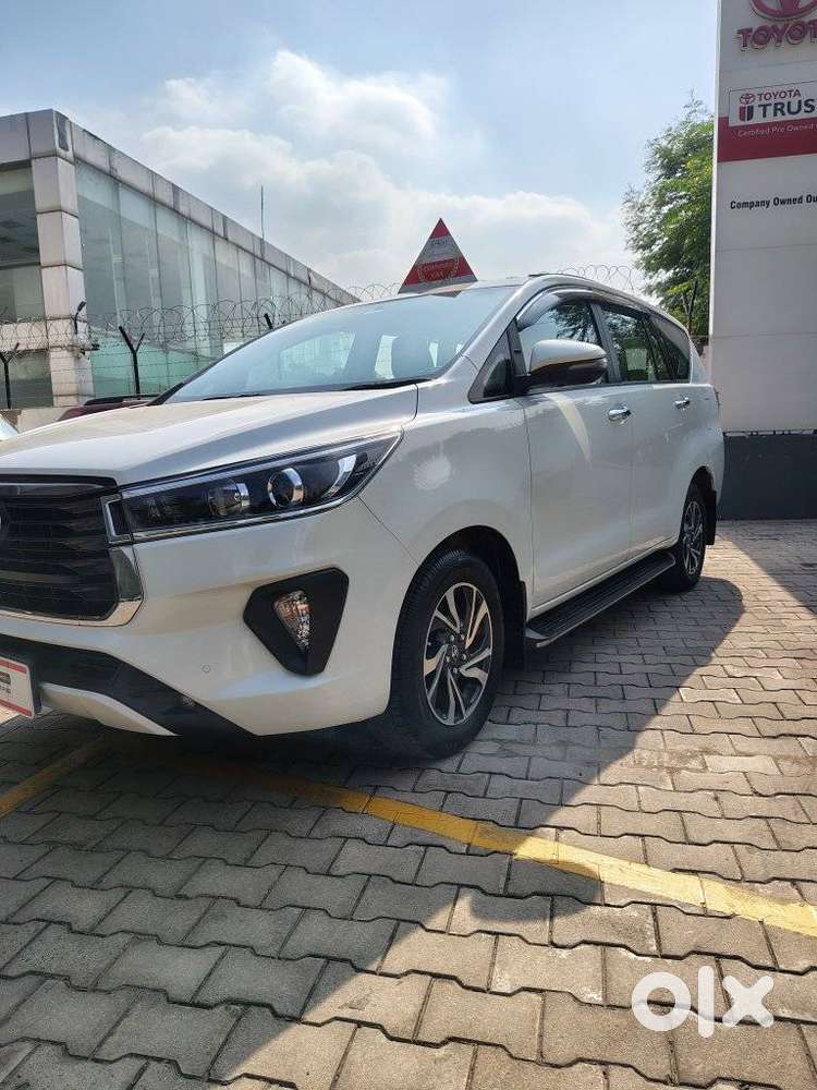 Toyota Innova Crysta 2.7v Mt, 2022, Petrol