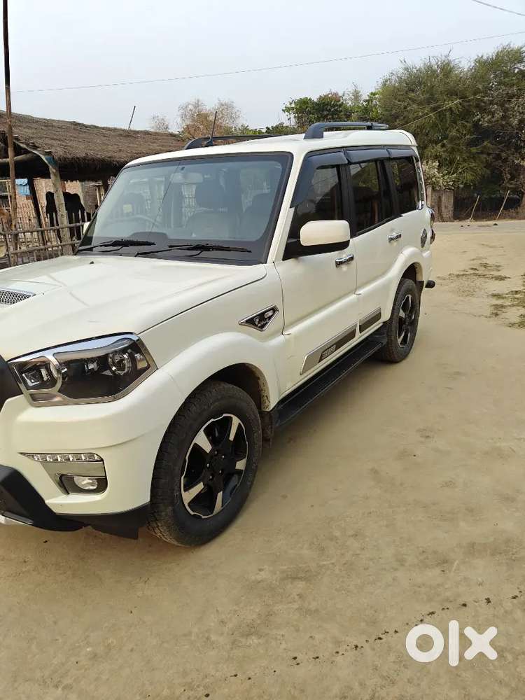 Mahindra Scorpio Classic S11 2022 Diesel 76500 Km Driven