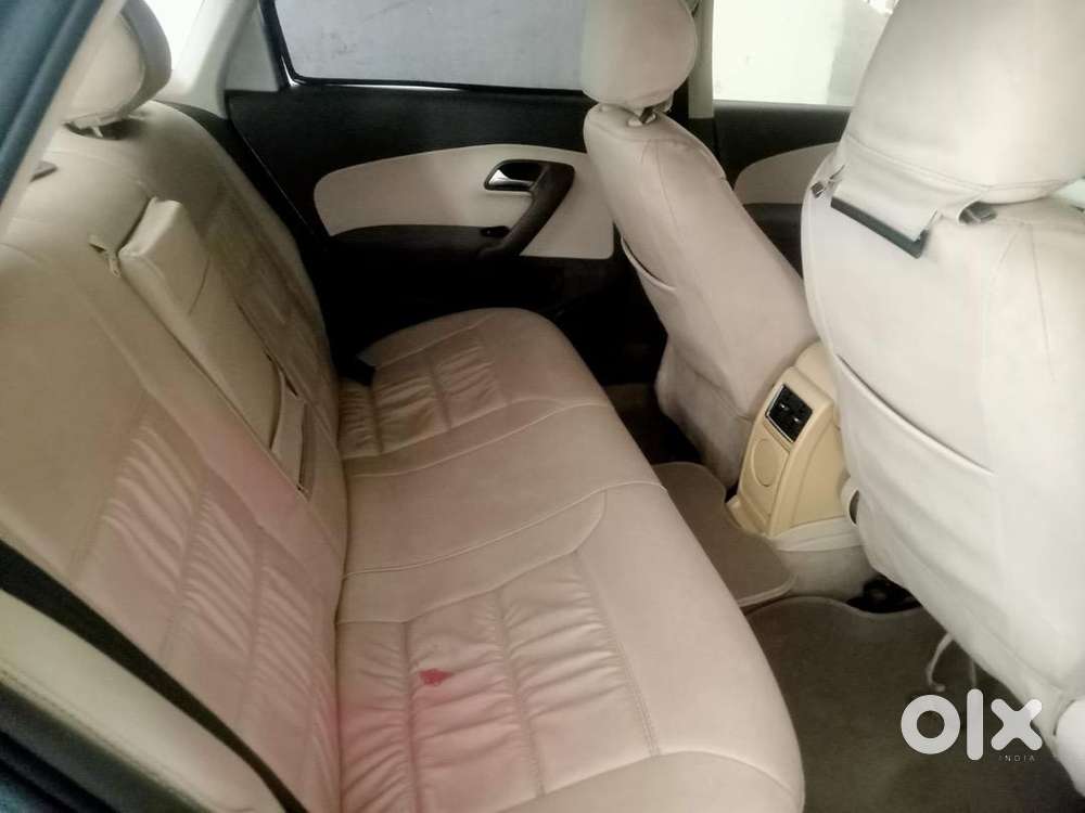 Volkswagen Vento 1.6 Highline Petrol/cng On Paper