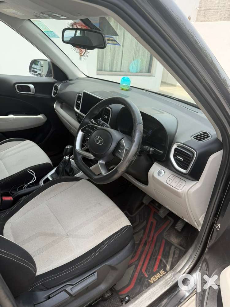 Hyundai Venue Sx2023 1st Owner Genuine 53191 Km Execellent Condition