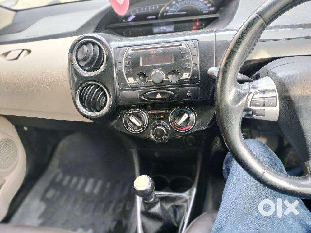 Toyota Etios Liva 1.2 Vx Dual Tone, 2018, Petrol