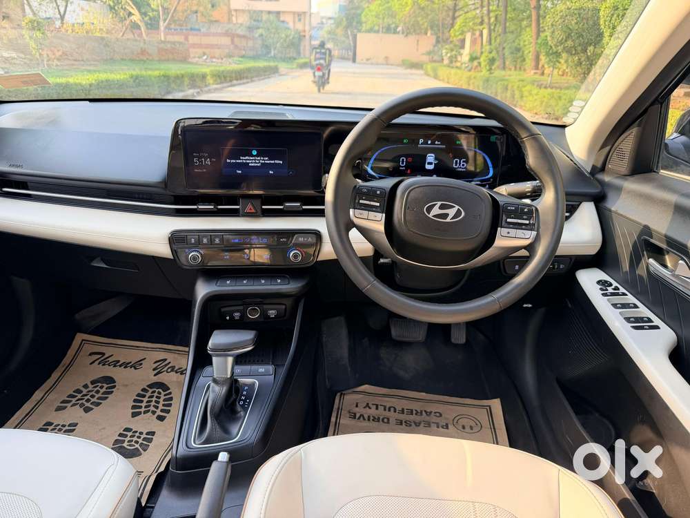 Hyundai Verna 1.5 Sx (o) Vtvt Ivt, 2025, Petrol