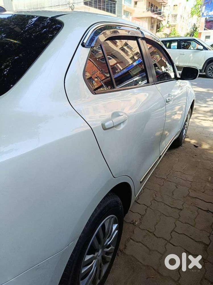 Maruti Suzuki Dzire 1.2 Vxi, 2023, Petrol