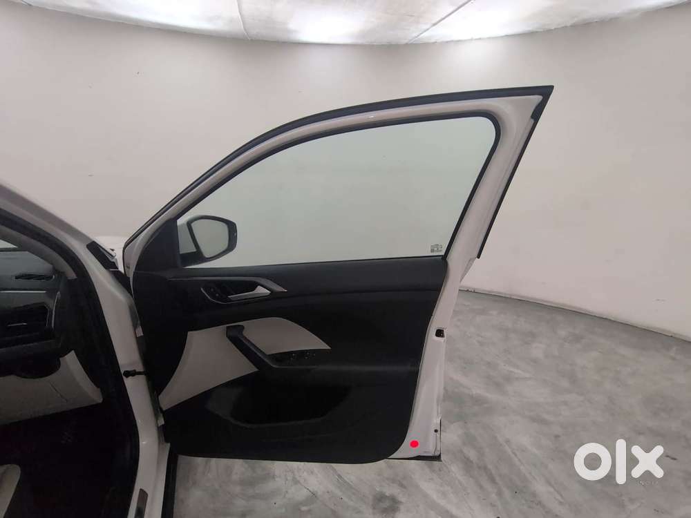 Volkswagen Taigun Topline 1.0 Tsi At (electric Seats), 2023, Petrol