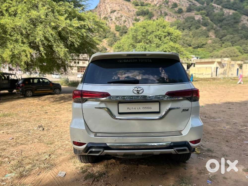 Toyota Fortuner 4x2 Diesel Manual Transmission
