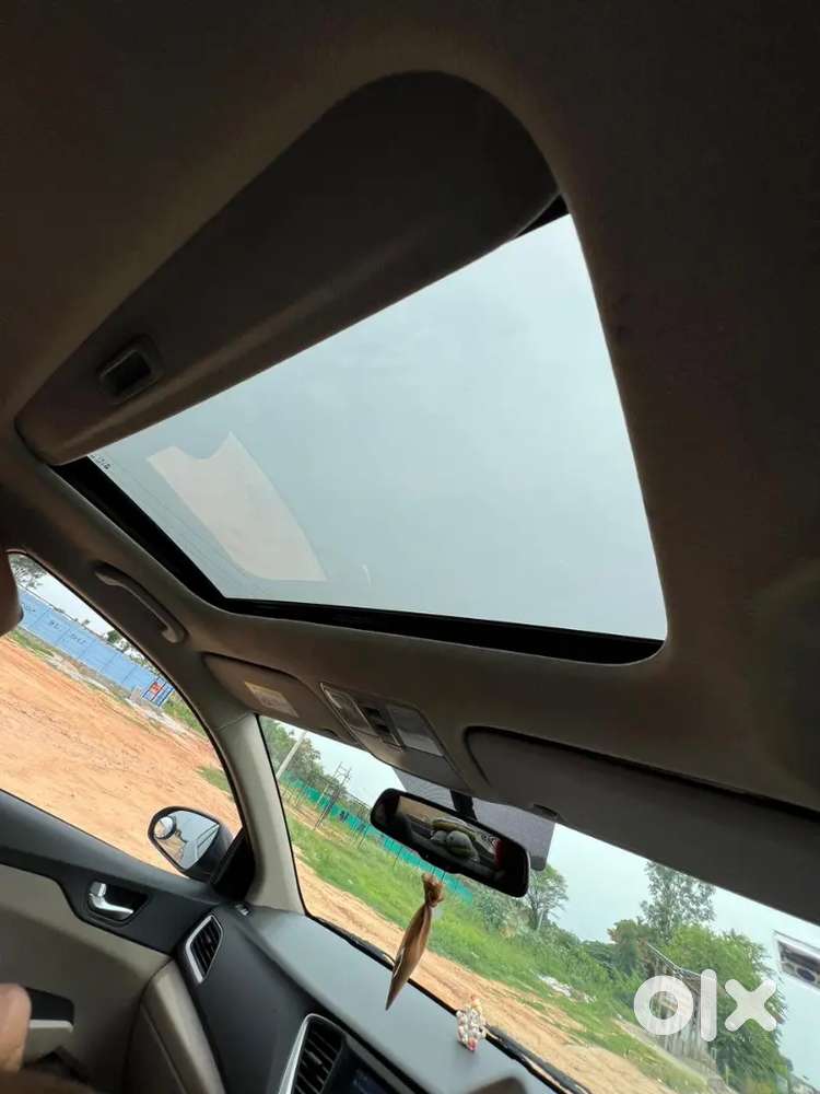 Hyundai Verna 2019 Topend With Sunroof 65900 Km Driven