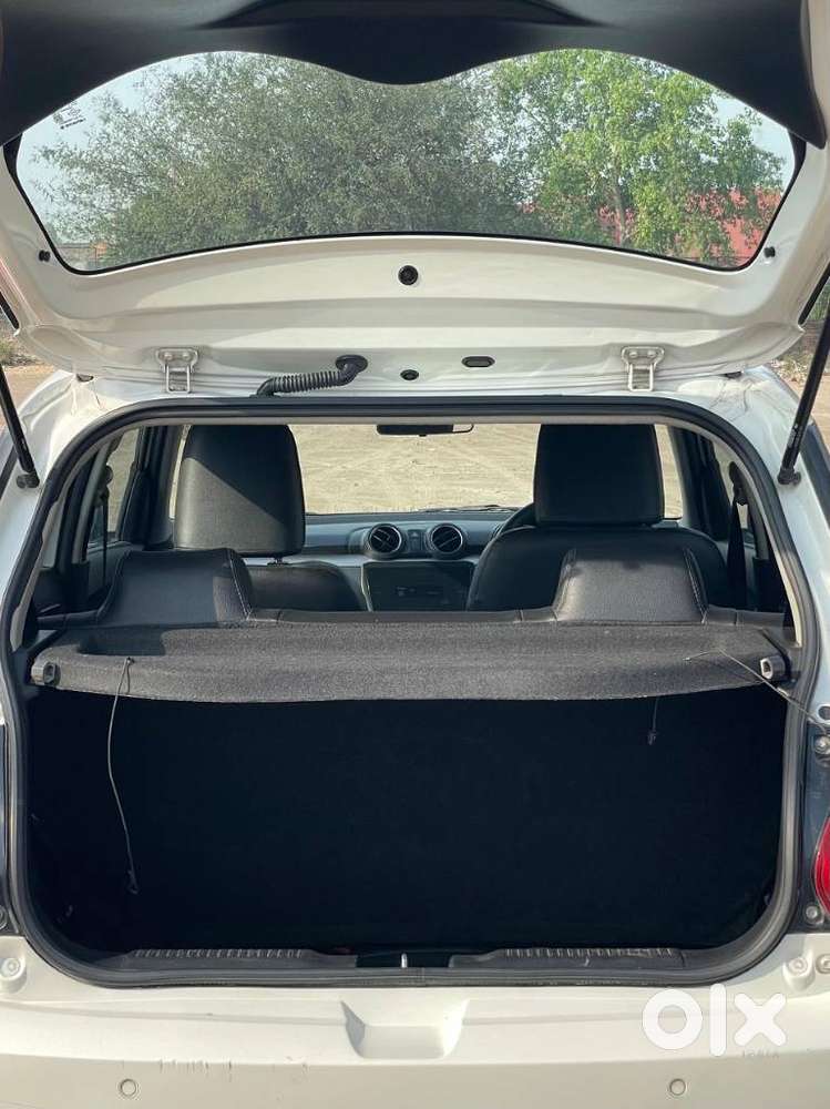 Maruti Suzuki Swift 1.2 Vxi (o), 2022, Petrol