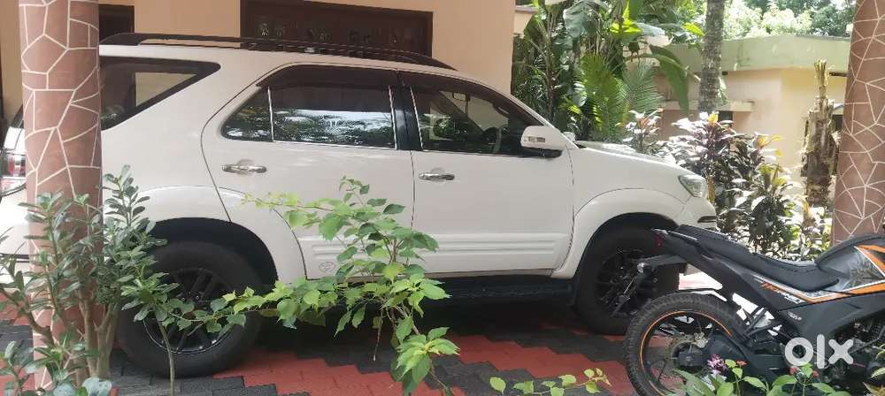 Toyota Fortuner 2015