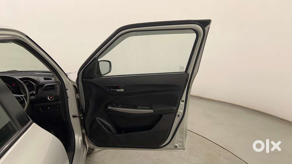 Maruti Suzuki Swift 1.3 Zxi, 2021, Petrol