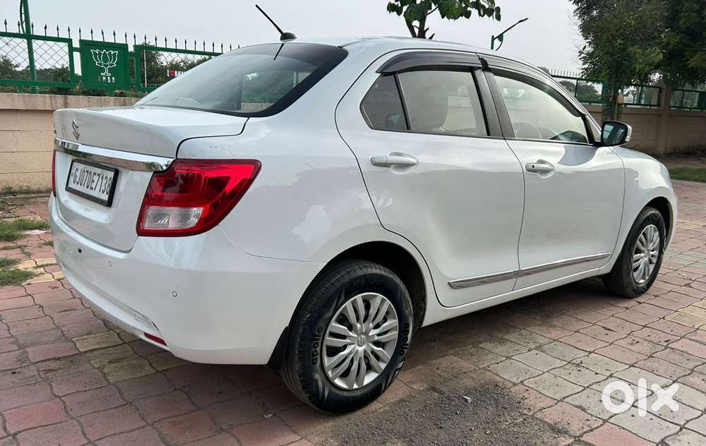 Maruti Suzuki Dzire 1.2 Vxi Amt, 2022, Petrol