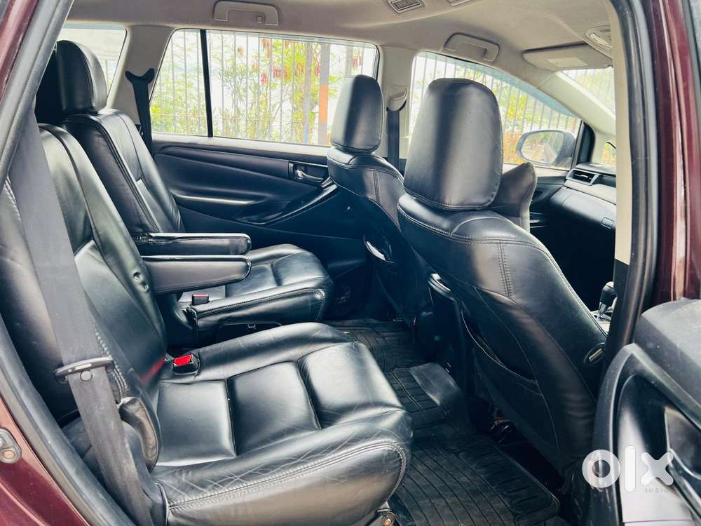 Toyota Innova Crysta 2.8z Automatic, 2016, Diesel