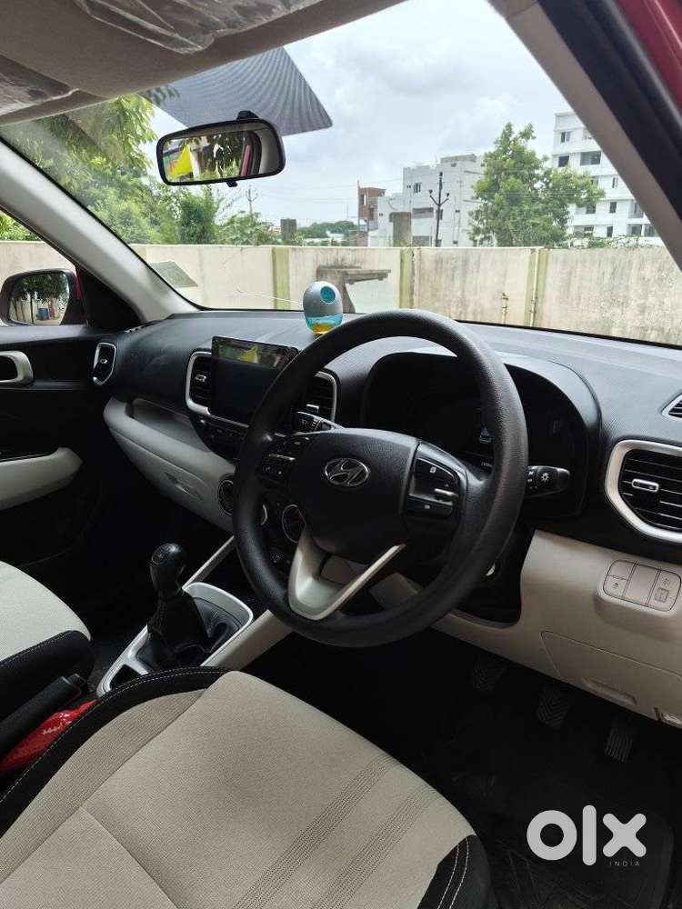 Hyundai Venue 1.2 S (o), 2022, Petrol