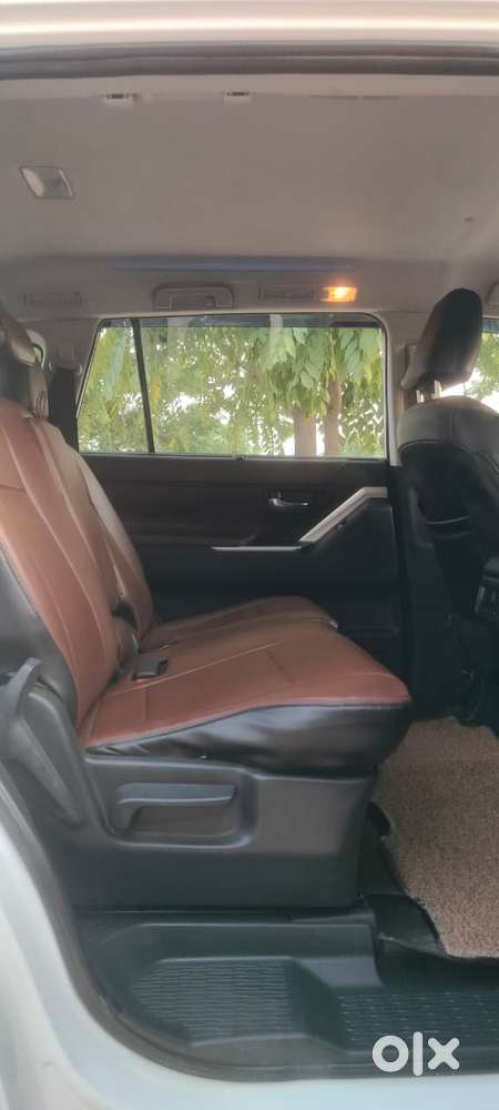 Toyota Innova Hycross 2.0 Vx Hybrid 7 Str, 2023