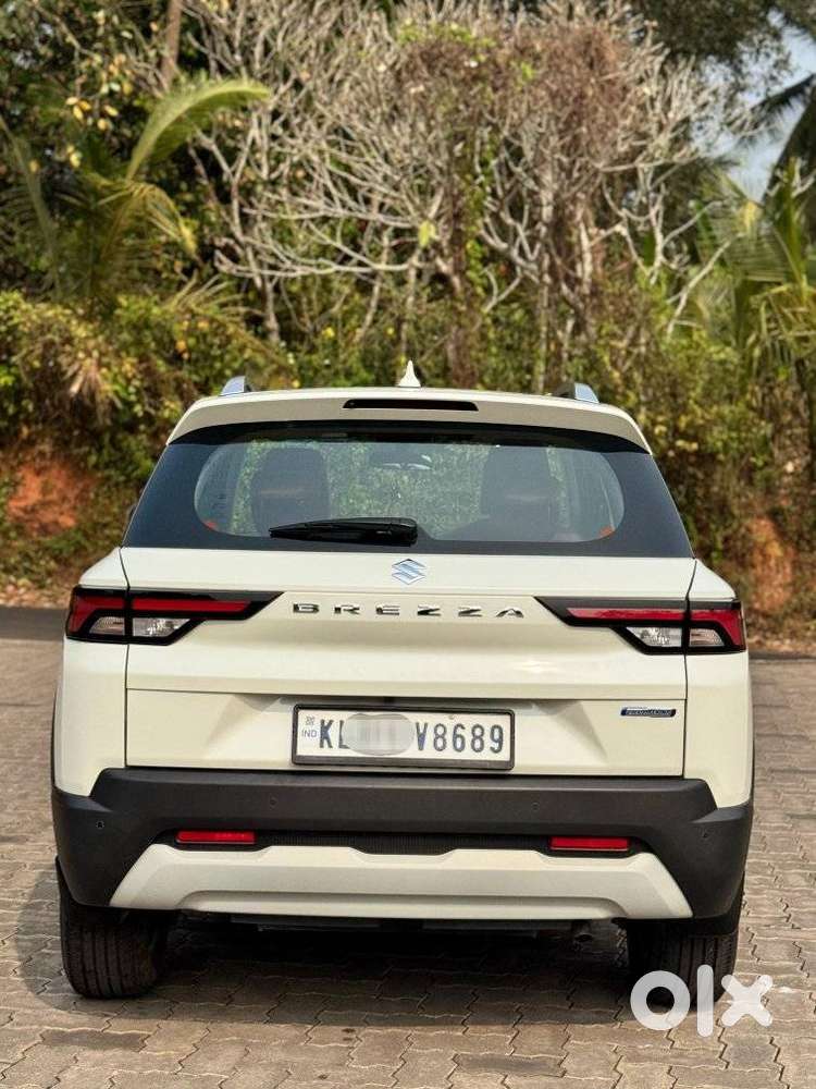 Maruti Suzuki Brezza 1.5 Zxi Smart Hybrid, 2022, Petrol