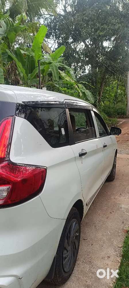 Maruti Suzuki Ertiga Lxi 2019