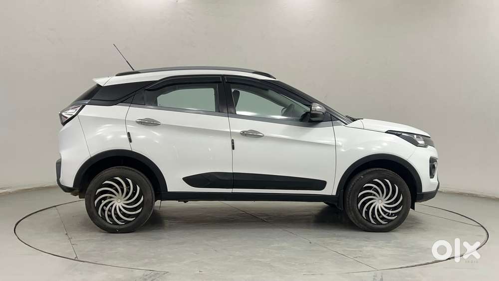 Tata Nexon 1.2 Revotron Xma Amt (s), 2022, Petrol