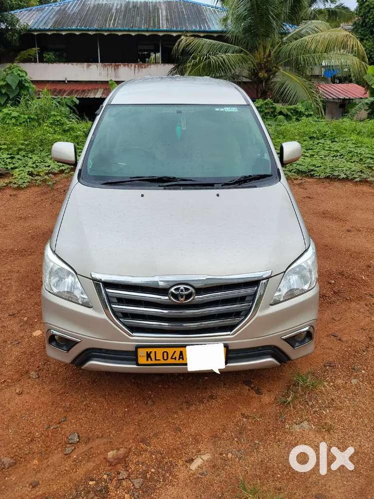 Toyota Innova 2015 Diesel 98500 Km Driven,original Kerala