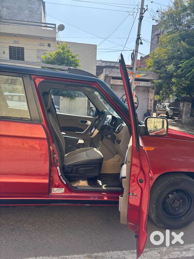Mahindra Tuv 300 T10 Dual Tone, 2019, Diesel