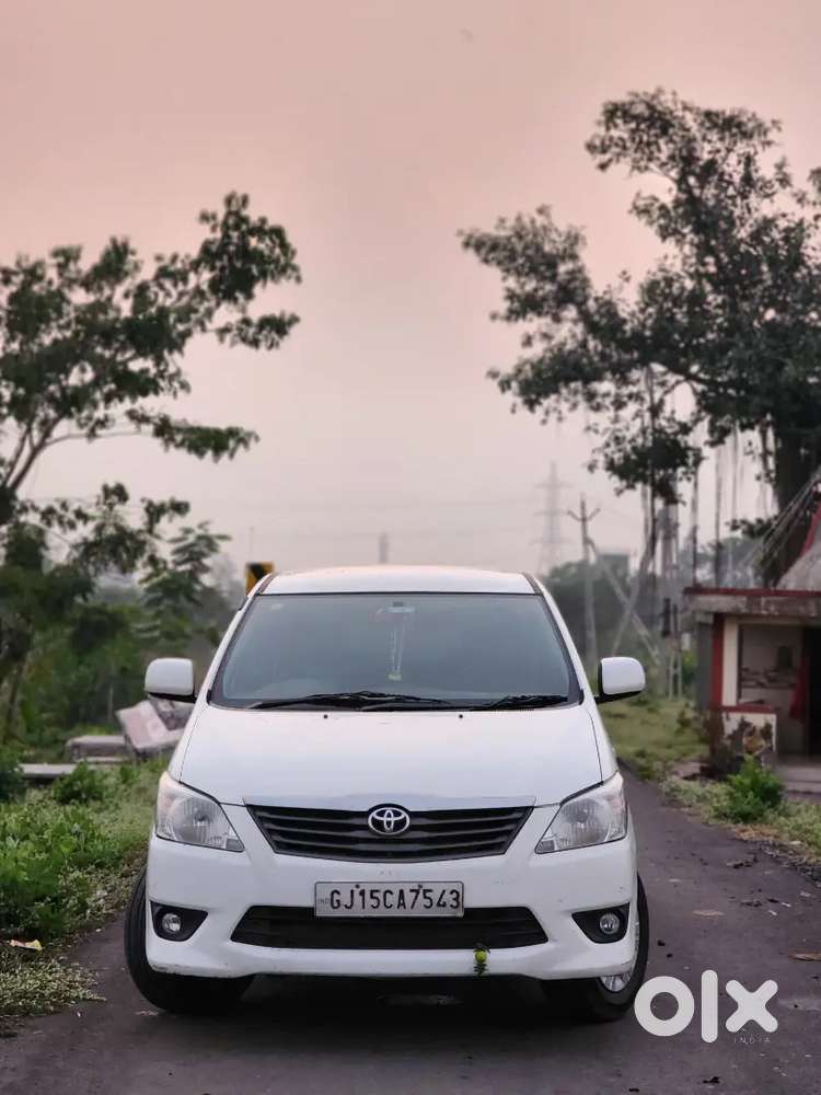 Toyota Innova 2012