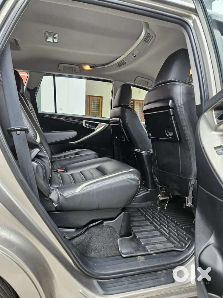Toyota Innova Crysta Mt 2017... Single Owned.. Price Nagotioble