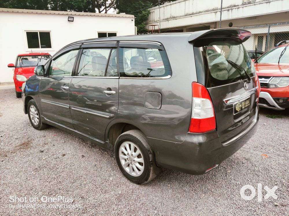 Toyota Innova 2.5 Vx (diesel) 8 Seater Bs Iv, 2012, Diesel