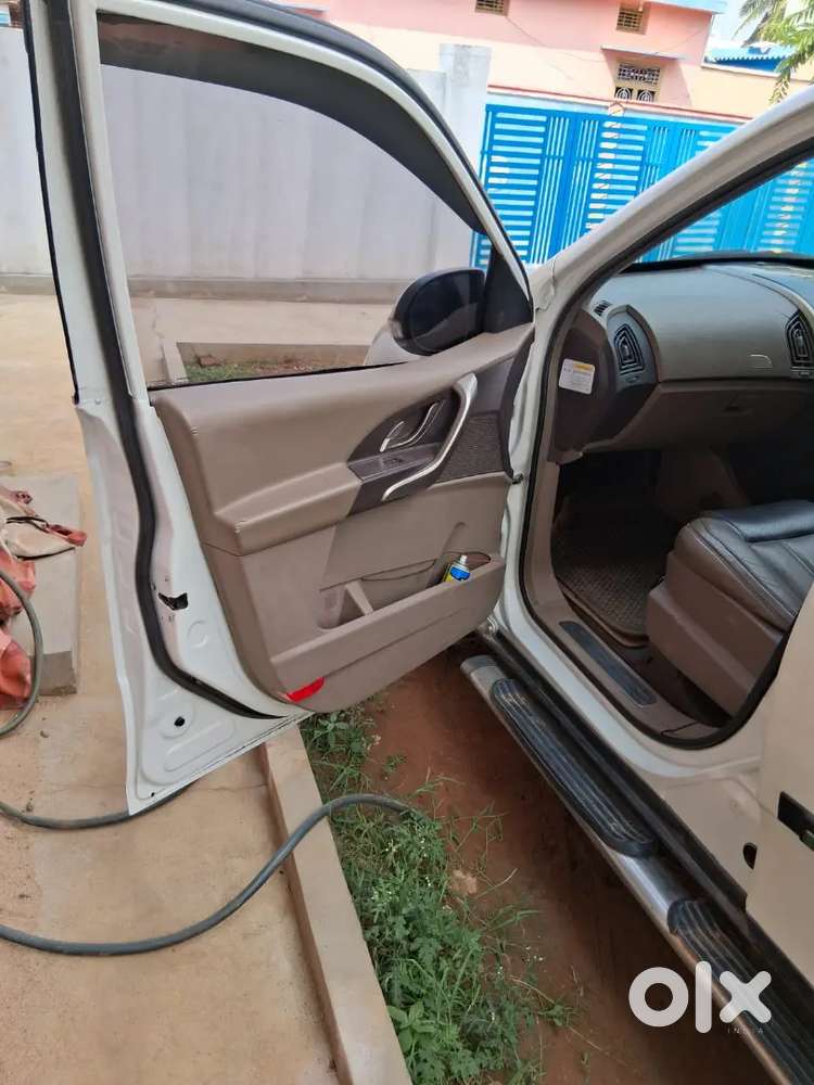 Mahindra Xuv500 Diesel Automatic 2013