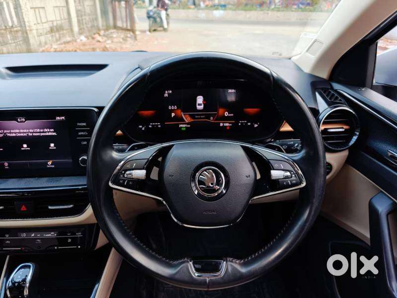 Skoda Slavia Style 1.0l Tsi At, 2023, Petrol