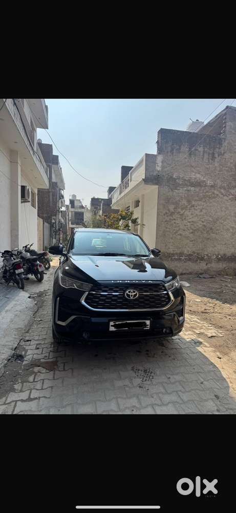 Toyota Innova Hycross 2023