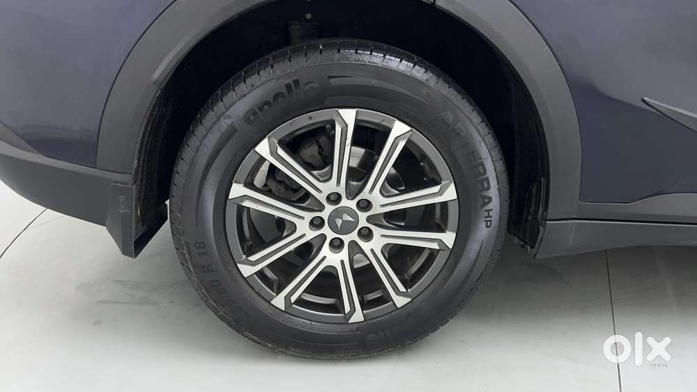 Mahindra Xuv700 2.0 Ax 7 Petrol At Luxury Pack Str, 2022, Petrol