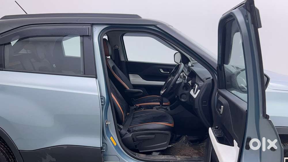 Tata Punch 1.2 Revotron Creative Amt Dual Tone, 2023, Petrol