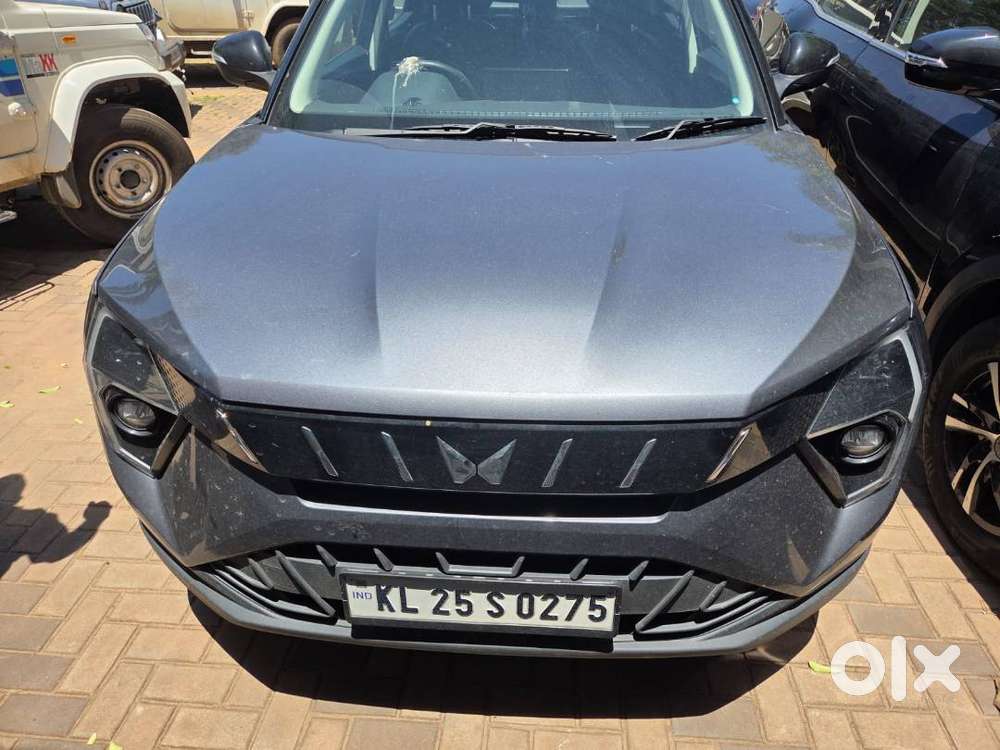 Mahindra Xuv300 Ax5 Pm 2025