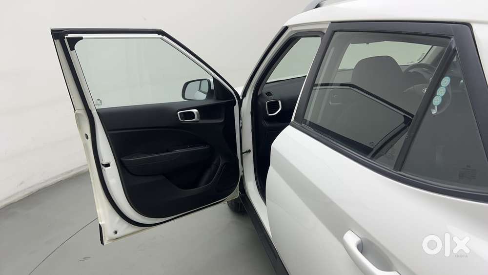 Hyundai Venue 1.2 S Plus, 2021, Petrol