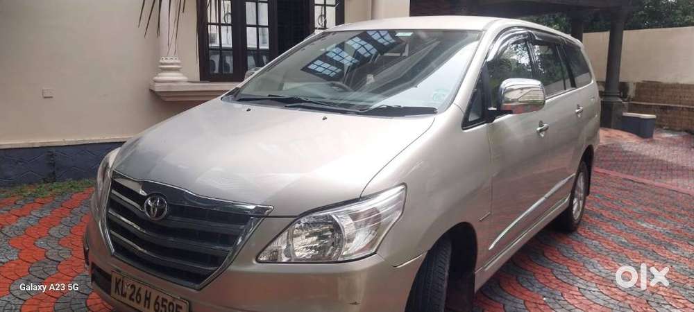 Toyota Innova 2012 Diesel Well Maintained