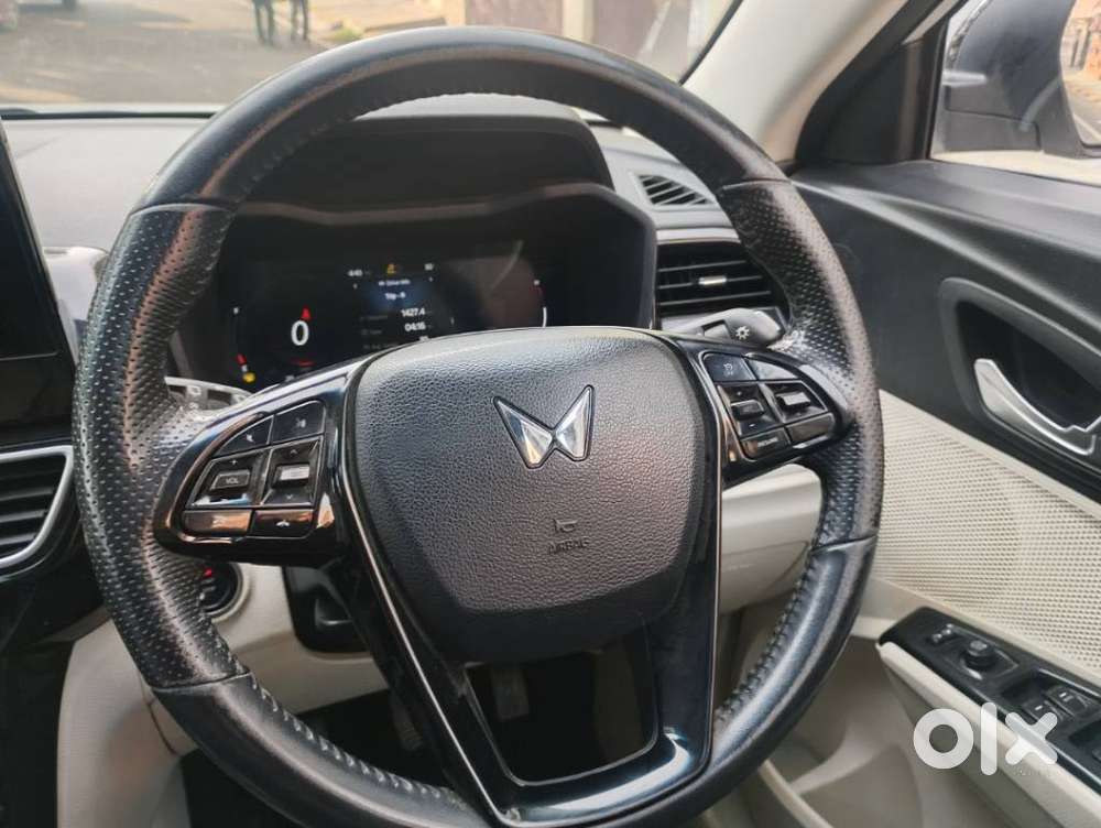 Mahindra Xuv 3xo Ax5 Pm Mt, 2024, Petrol