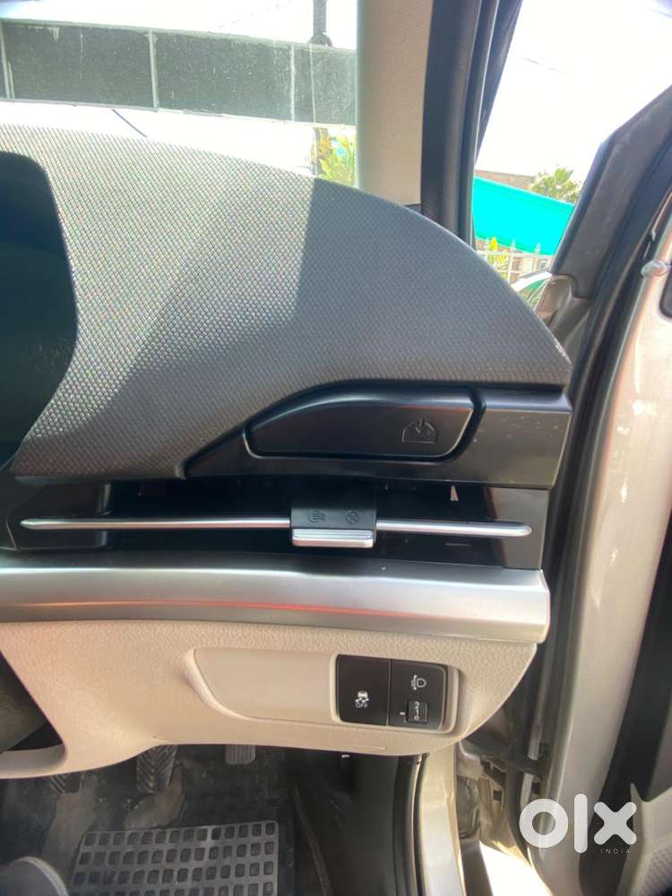 Kia Carens G 1.5 6mt Premium (o) 7-seater, 2023, Petrol