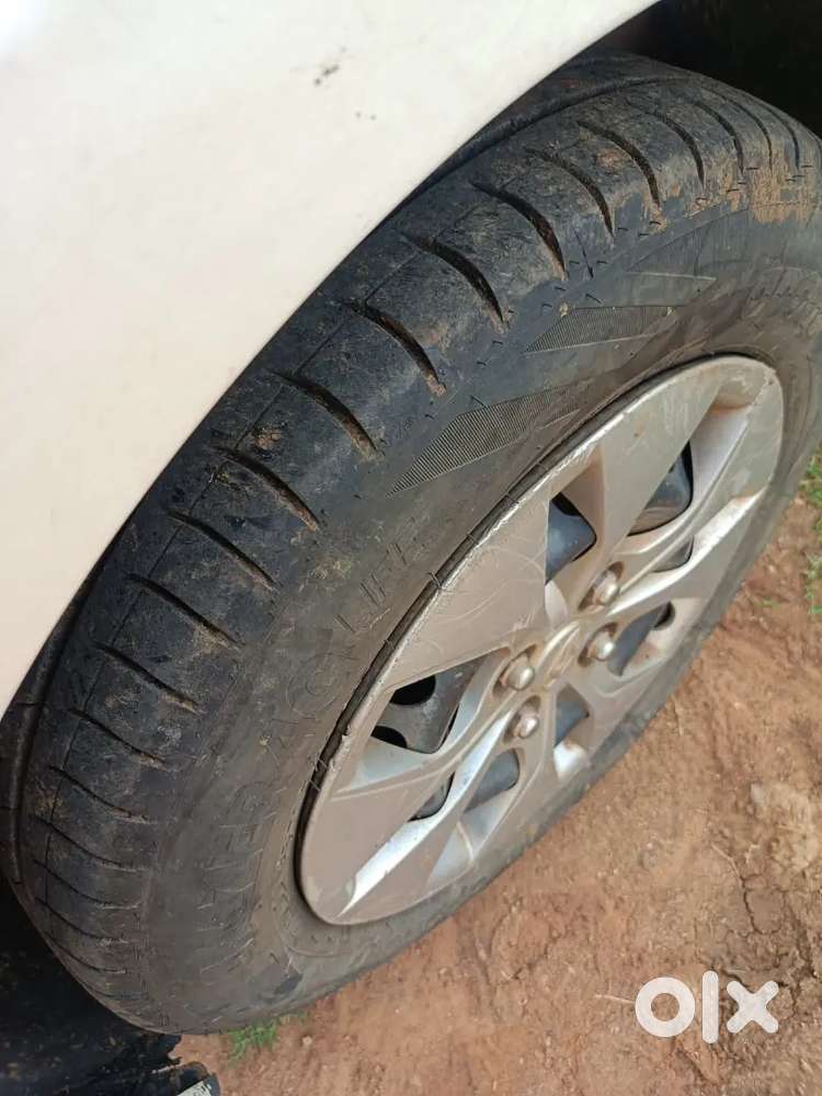 Hyundai Xcent Base 2015 Petrol Manual