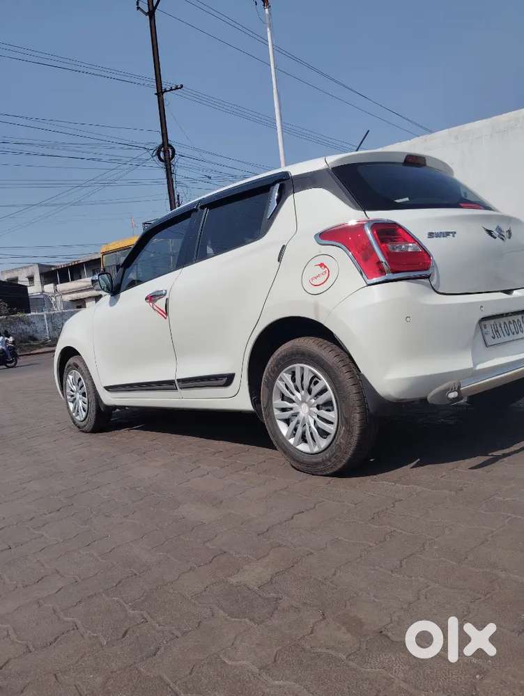 Maruti Suzuki Swift 2021 Petrol 32000 Km Driven