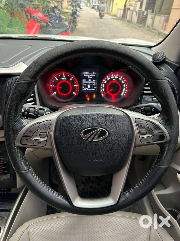 Xuv 300 W8(optional)