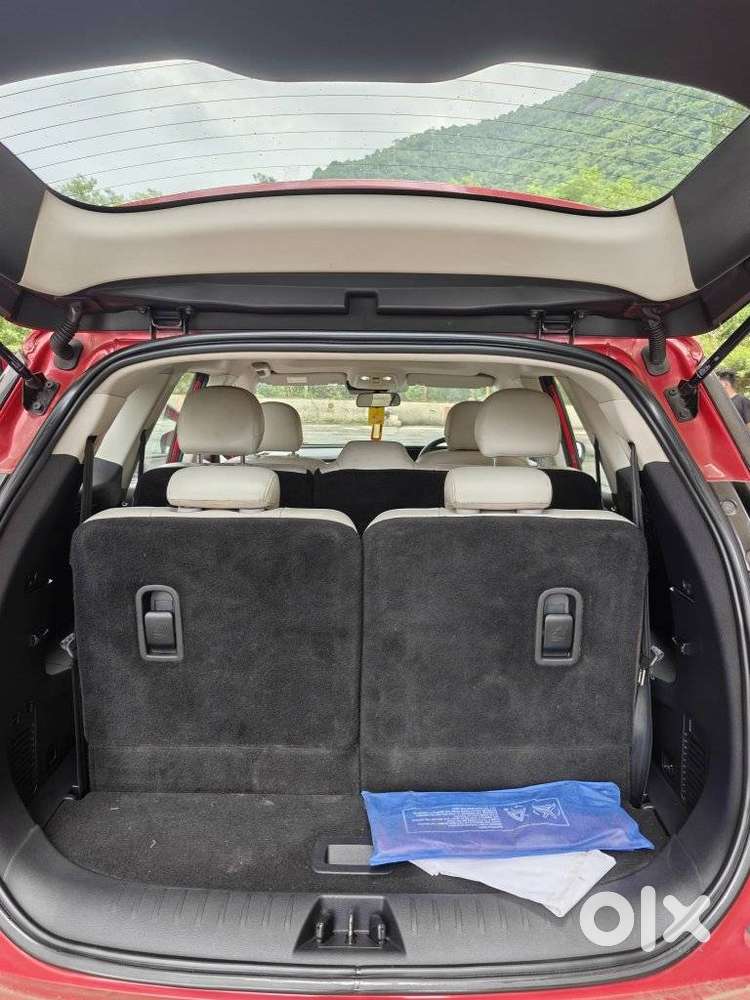 Mahindra Xuv700 2.0 Ax 7 Petrol Mt Str, 2022, Petrol