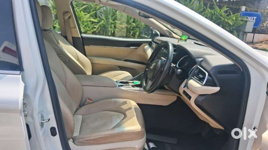 Toyota Camry Hybrid, 2020, Petrol
